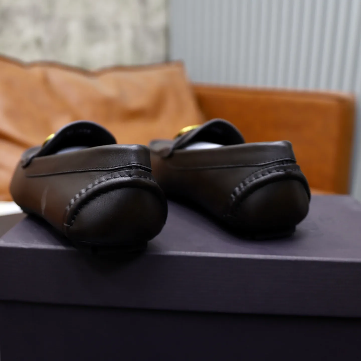 Men's shoes: 640💰VALENTINO, made of imported cowhide with imported water-dyed cow lining, iconic hardware and iconic wear-resistant outsole. 38-45 (customized at 45) VALENTINO packaging All orders enjoy the brand’s iconic product packaging